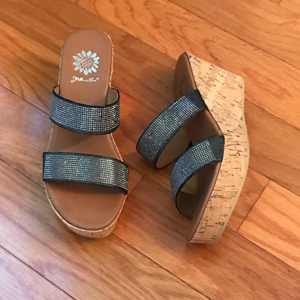 Yellow Box Wedges Heels Black Size 6 - Picture 2 of 6